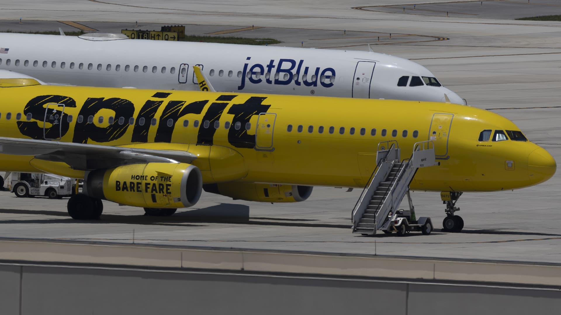 JetBlue sweetens offer in buyout race for Spirit Airlines