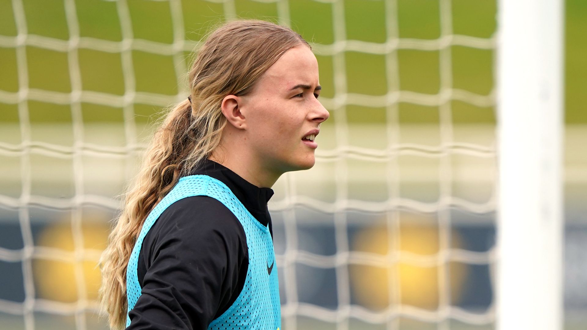 England's Hampton out of Spain game with Covid | Wiegman misses training