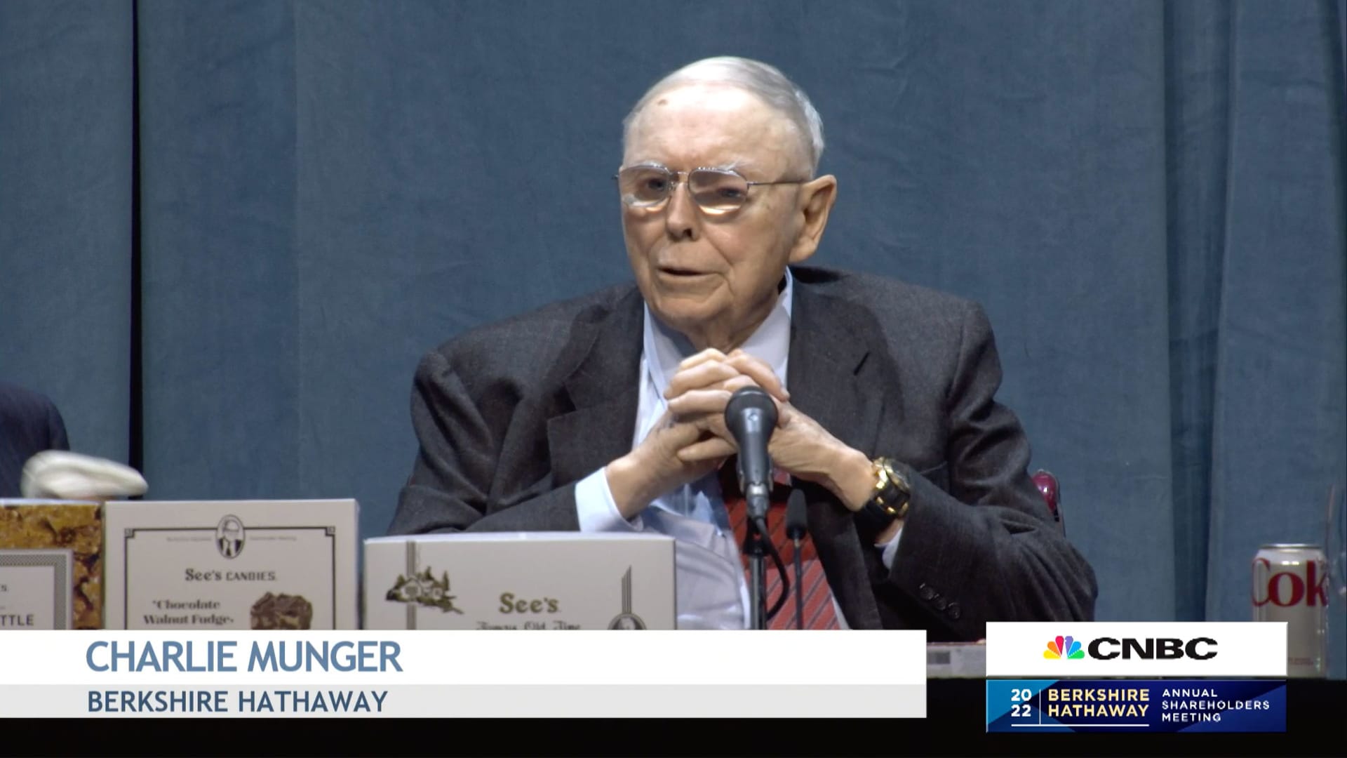 Charlie Munger believes Berkshire's investments in fossil fuels and renewables can both work