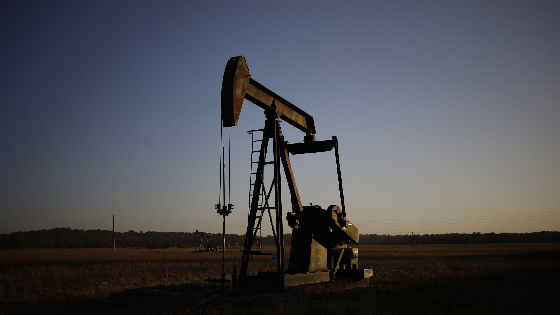 Energy prices have dipped, but oil stocks are still a buy, investor says