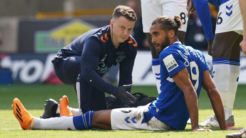 calvert-lewin-off-injured-with-everton-behind-at-wolves-live!