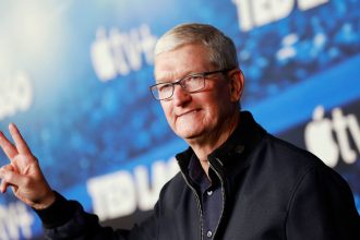 tim-cook-uses-chatgpt-and-says-apple-is-looking-at-it-closely