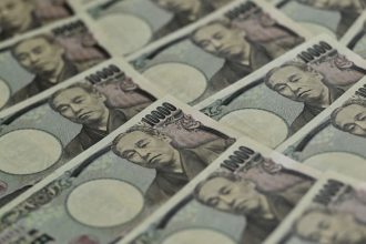 japan-flags-‘speculative’-yen-moves,-signals-chance-of-intervention