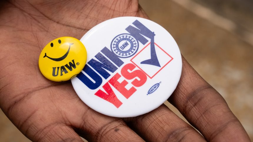 vw-workers-in-tennessee-overwhelming-vote-to-join-uaw-in-historic-win-for-detroit-union