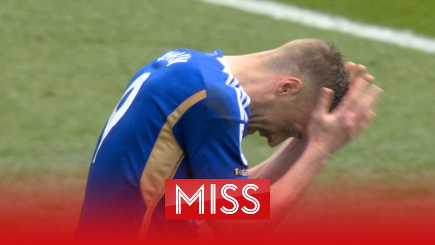 vardy-misses-penalty-and-blows-chance-to-give-leicester-breathing-space!