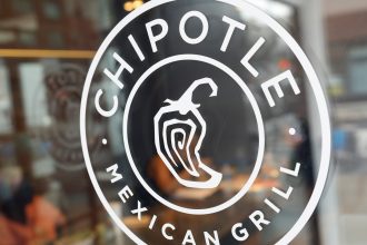 chipotle-posts-big-earnings-beat-as-diners-shake-off-higher-prices