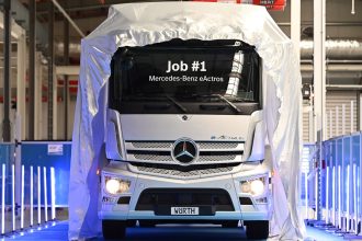 daimler-truck-reaches-deal-with-united-auto-workers,-averts-us.-strike