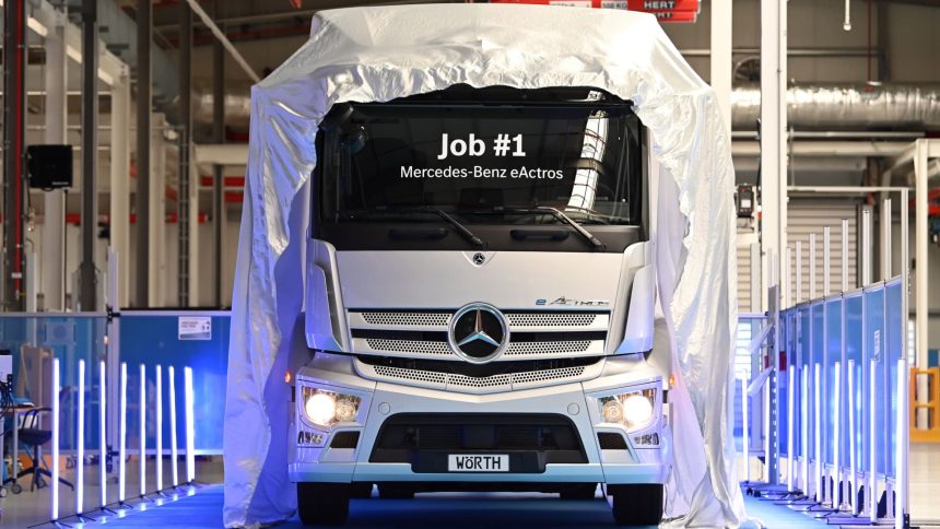daimler-truck-reaches-deal-with-united-auto-workers,-averts-us.-strike