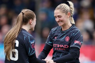 wsl:-fowler-stunner-gives-man-city-lead-live!-&-highlights