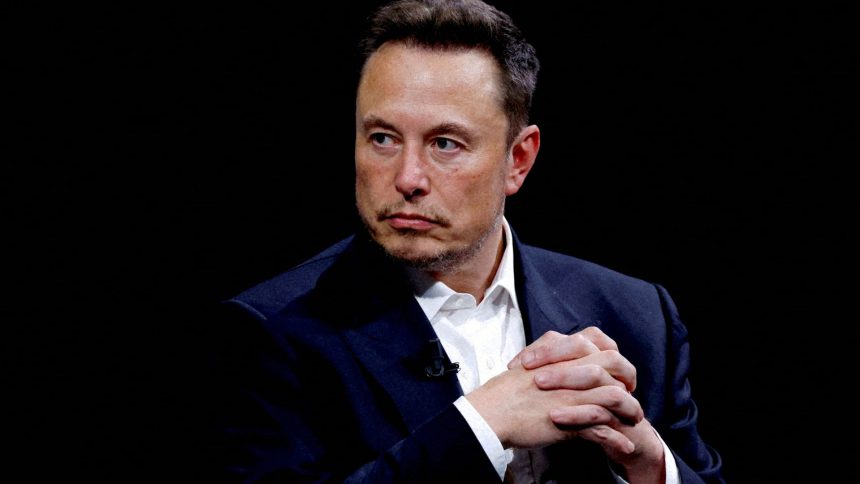 musk-makes-surprise-visit-to-beijing-as-tesla’s-china-made-cars-pass-data-security-rules