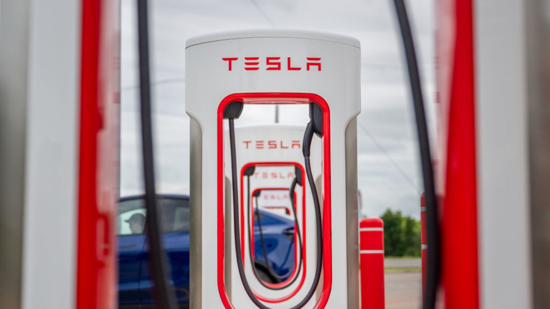 tesla-shares-drop-nearly-6%-after-musk-cuts-about-500-jobs-in-supercharger-team