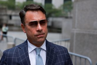 trump-media-insider-trading-trial-begins-with-co-founder-testifying,-‘i’ve-never-been-paid-at-all’