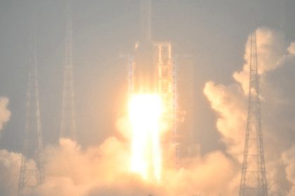 china’s-‘unprecedented’-space-mission-blasts-off-to-the-far-side-of-the-moon