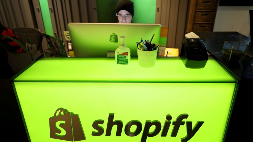 shopify-shares-plunge-19%-on-weak-guidance