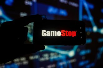 the-revived-craze-for-gamestop-is-confusing-wall-street.-it’s-‘not-in-a-position-to-be-profitable’
