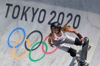 skateboarder-brown-to-miss-olympic-qualifier-due-to-knee-injury