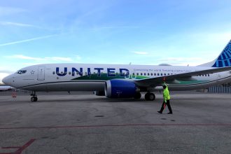 united-airlines-says-faa-cleared-it-to-add-new-aircraft,-routes-after-safety-review
