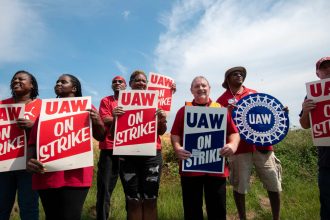 mercedes-benz-workers-in-alabama-vote-against-uaw-union-membership