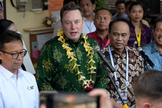 musk-launches-spacex’s-starlink-internet-services-in-indonesia,-says-more-investments-could-come
