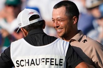more-majors-for-schauffele-ahead-after-beating-‘box-office’-bryson?