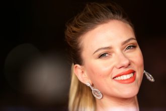 scarlett-johansson-says-openai-ripped-off-her-voice-after-she-said-the-company-can’t-use-it